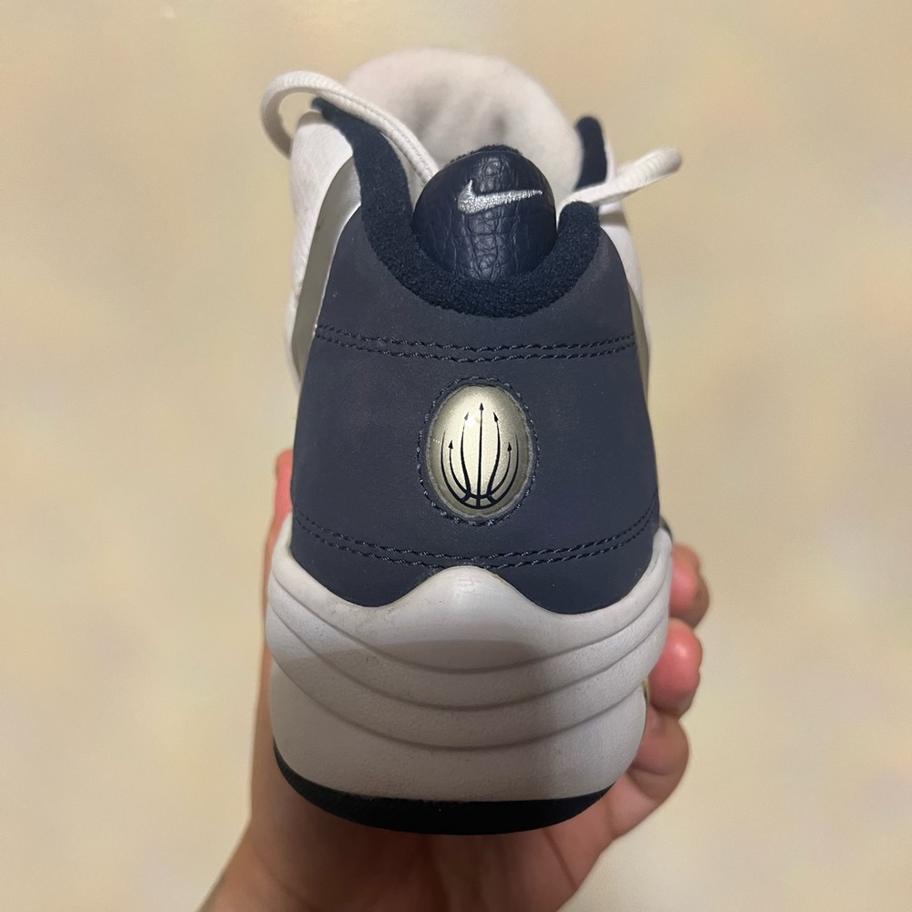 Vintage Nike shoes

Size 9

No box